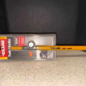 THE CLUB 3000 Twin Hooks Steering Wheel Lock Anti-Theft- brand new!